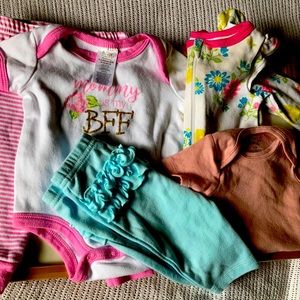 5pc baby girl 0-3/0-6M top and bottom set bundle